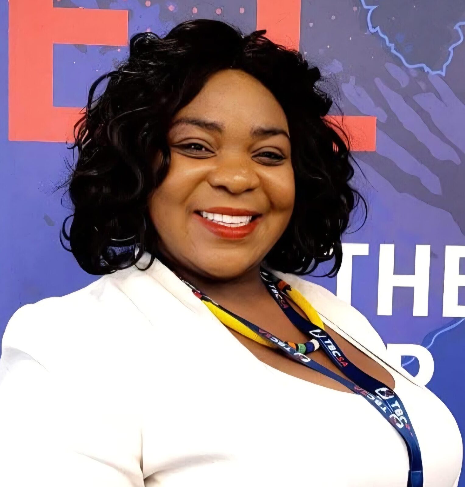 Vivian Hlayisi - Founder & Managing Director